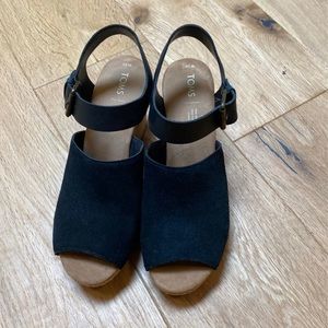 Tom’s Sandals size 10